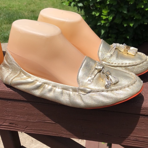 Louis Vuitton Flats - Picture 3 of 13